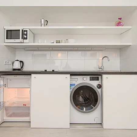 Old Town Apartment *